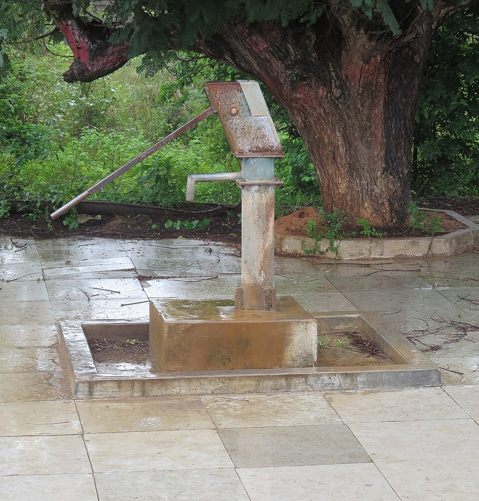 PHE hand pump